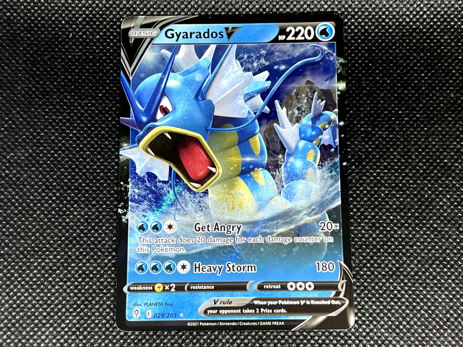 Pokemon TCG - Gyarados V #28 - Evolving Skies Set - Pack Fresh!